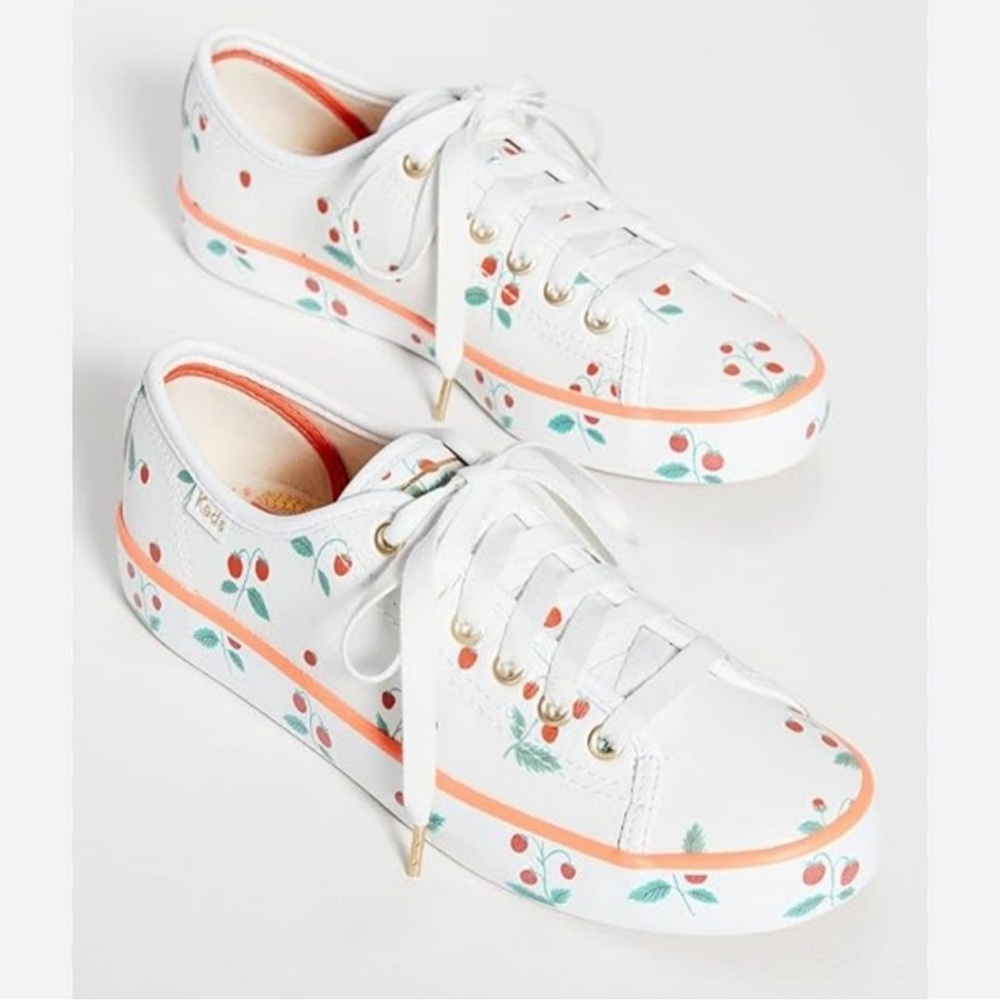 Keds Rifle Paper Co Strawberry Sneakers
Size 5